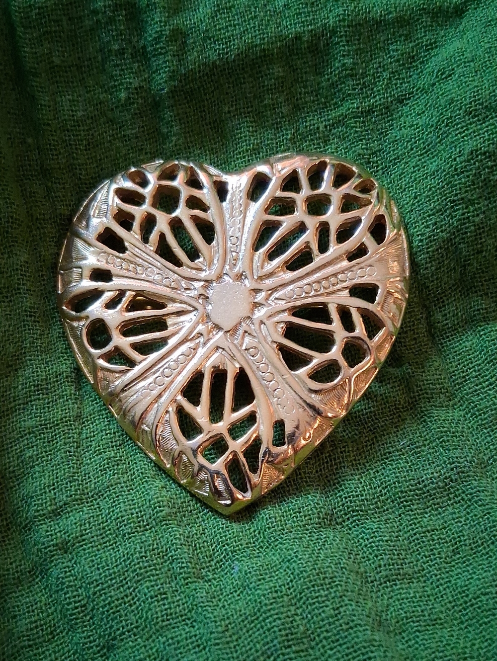 Filigree Heart Gold Tone Vintage Brooch Shabby Chic Romantic